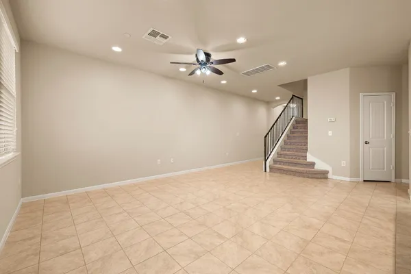 $1,950 | 2880 Donnell Drive, Unit 3402, Round Rock, TX 78664