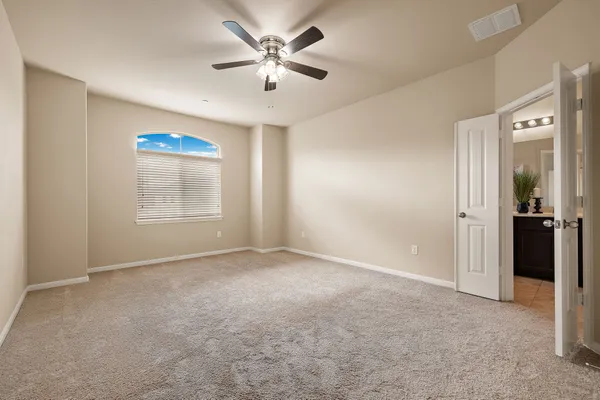 $1,950 | 2880 Donnell Drive, Unit 3402, Round Rock, TX 78664