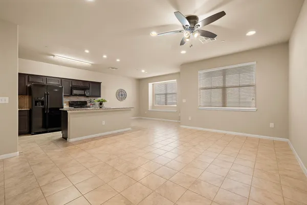 $1,950 | 2880 Donnell Drive, Unit 3402, Round Rock, TX 78664