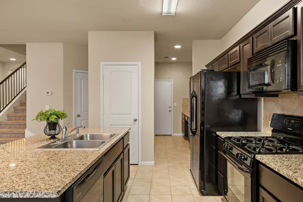 $1,950 | 2880 Donnell Drive, Unit 3402, Round Rock, TX 78664