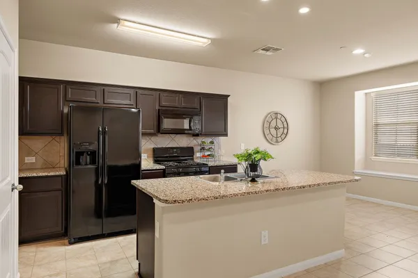 $1,950 | 2880 Donnell Drive, Unit 3402, Round Rock, TX 78664