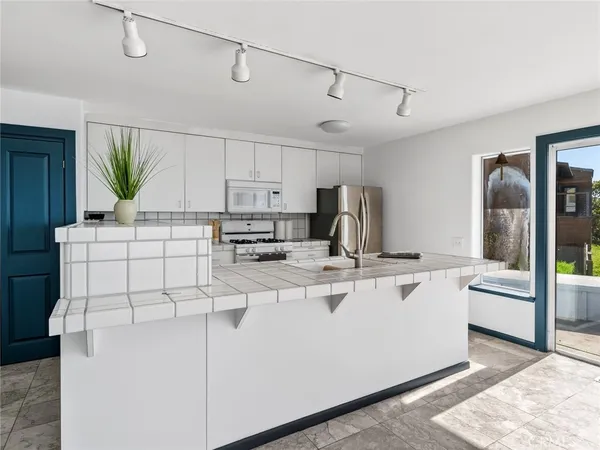 $1,580,000 | 14800 Navarro Way, Manchester, CA 95459