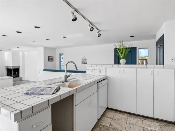 $1,580,000 | 14800 Navarro Way, Manchester, CA 95459