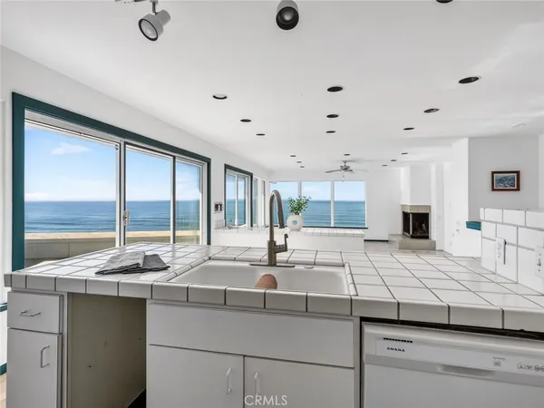 $1,580,000 | 14800 Navarro Way, Manchester, CA 95459