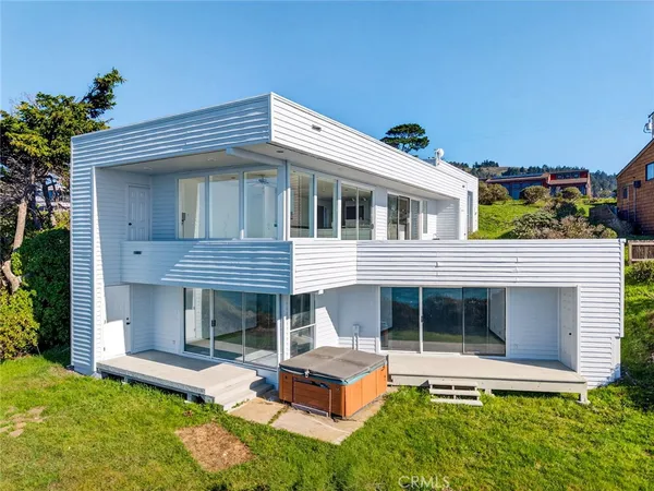 $1,580,000 | 14800 Navarro Way, Manchester, CA 95459