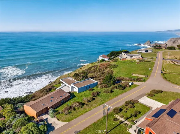 $1,580,000 | 14800 Navarro Way, Manchester, CA 95459