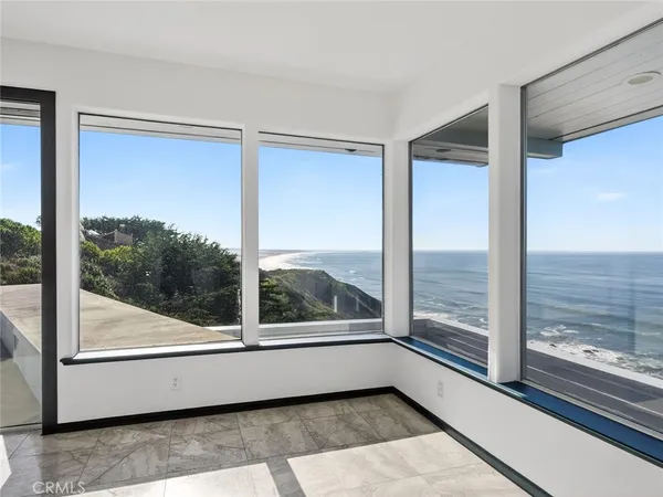 $1,580,000 | 14800 Navarro Way, Manchester, CA 95459