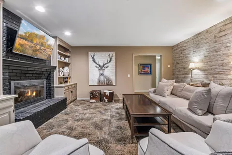 $749,000 | 1140 Hollybrook Drive, Wayzata, MN 55391