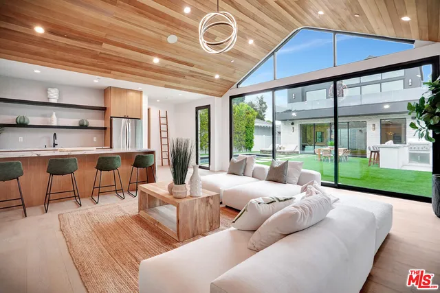 $33,000 | 15602 Morrison Street, Sherman Oaks, CA 91403