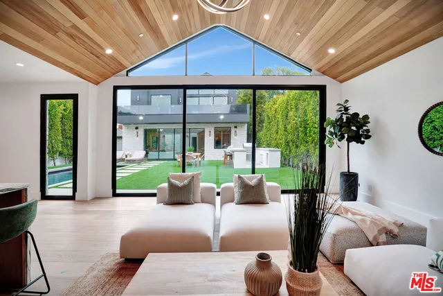 $33,000 | 15602 Morrison Street, Sherman Oaks, CA 91403