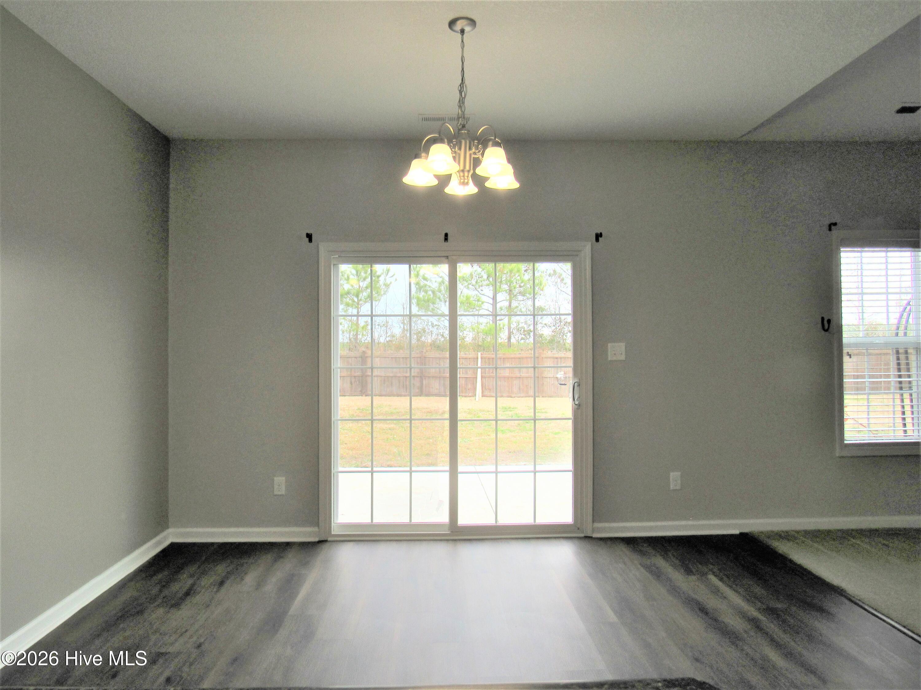 353 Merin Height Road Jacksonville, NC 28546 - Photo 11 of 27 Dining room 2