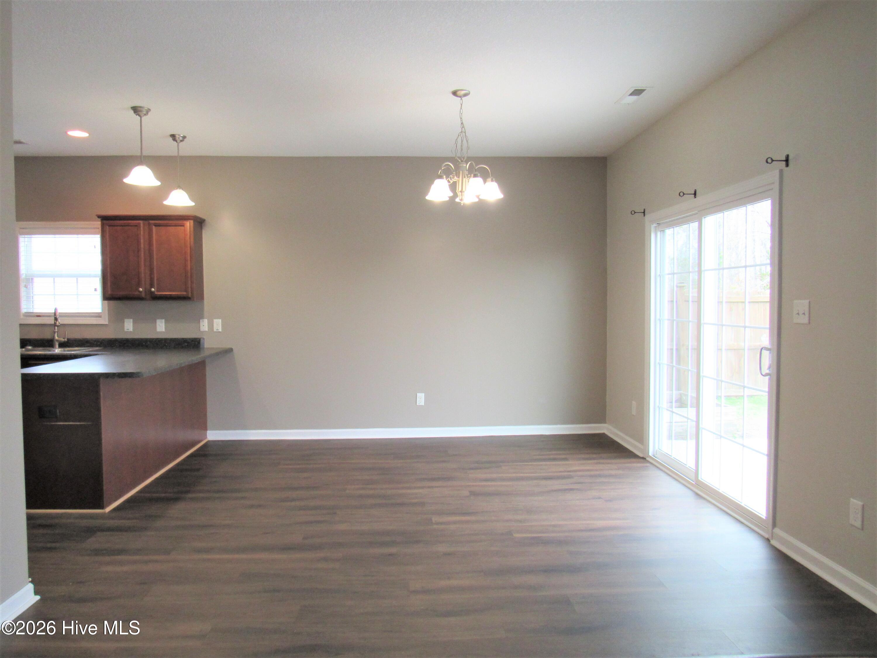 353 Merin Height Road Jacksonville, NC 28546 - Photo 13 of 27 Dining room