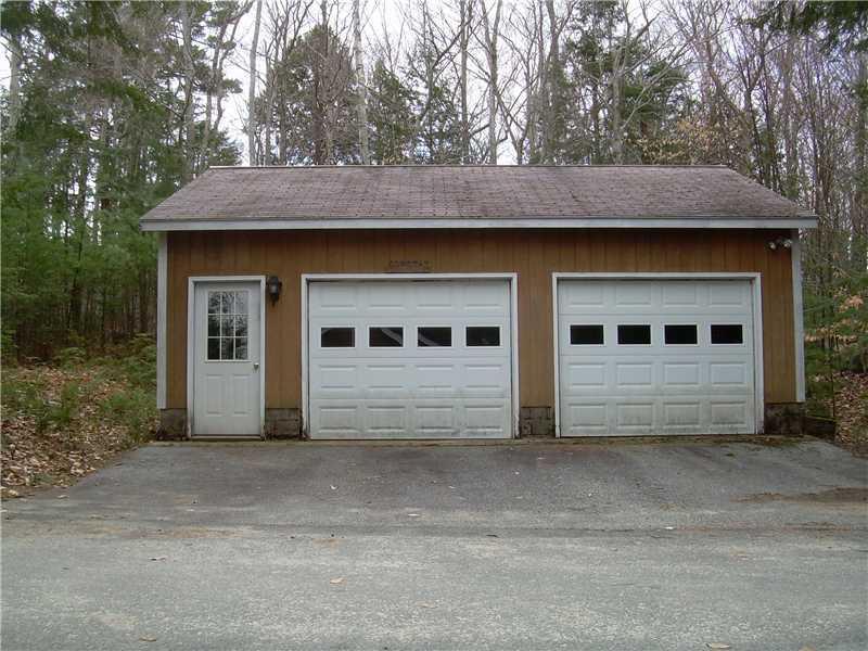 80 Whittemore Cove Road Raymond, ME 04071 - Photo 3 of 11 Parking Lot/Garage.