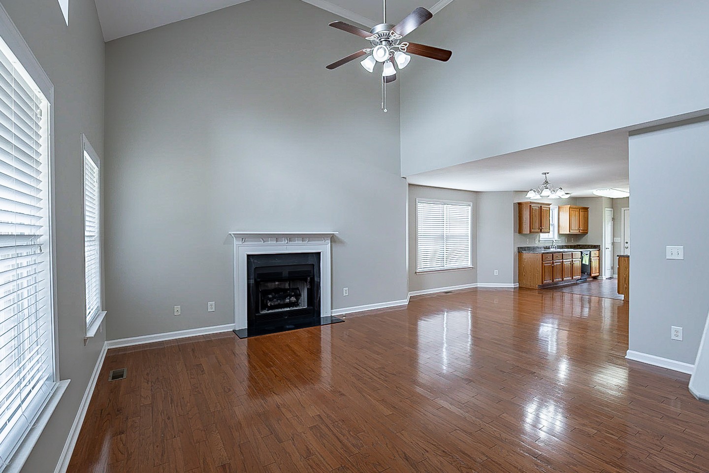 2015 Patrick Way Spring Hill, TN 37174 - Photo 3 of 24 Gallery Image 3