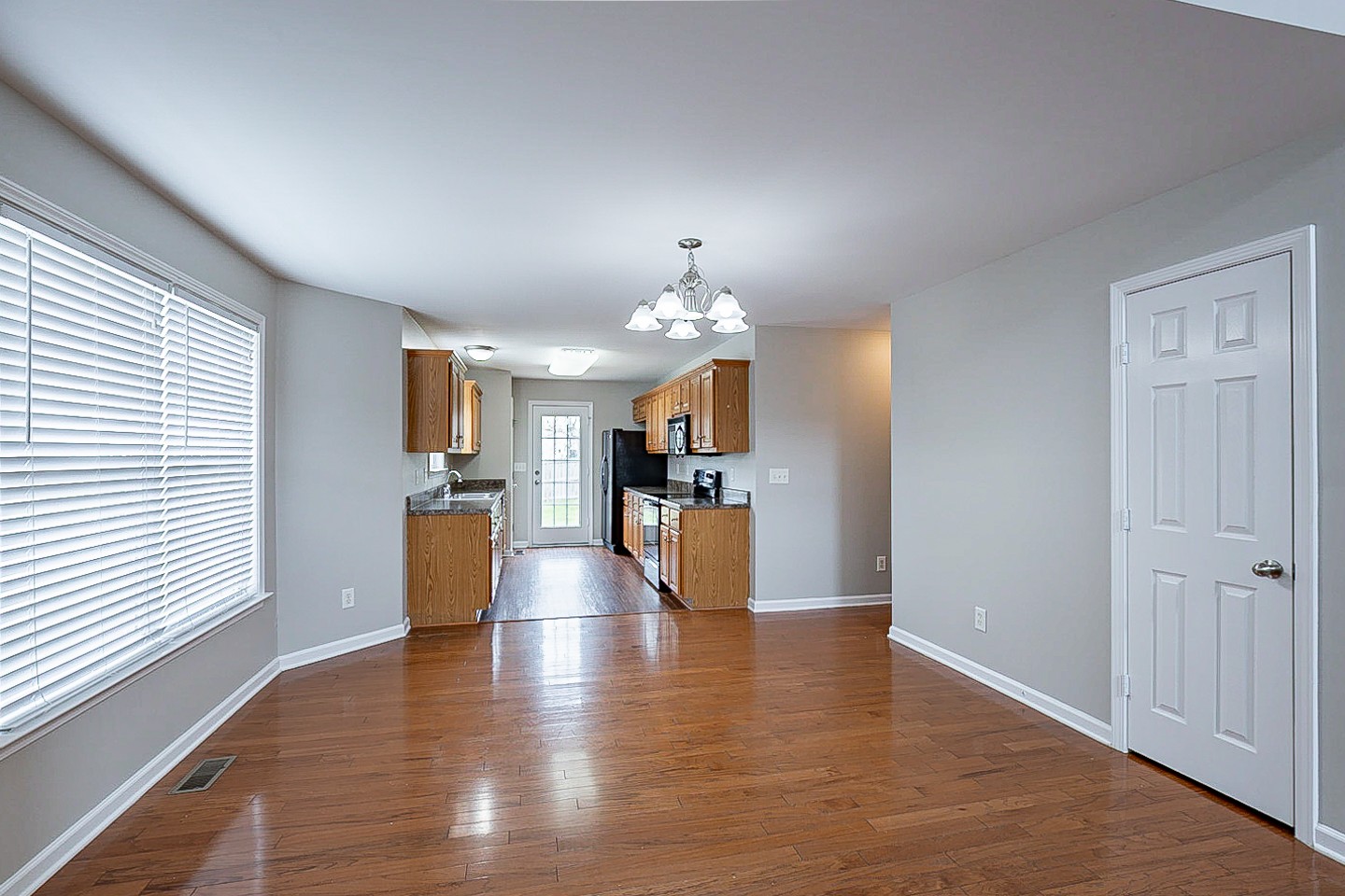 2015 Patrick Way Spring Hill, TN 37174 - Photo 5 of 24 Gallery Image 5