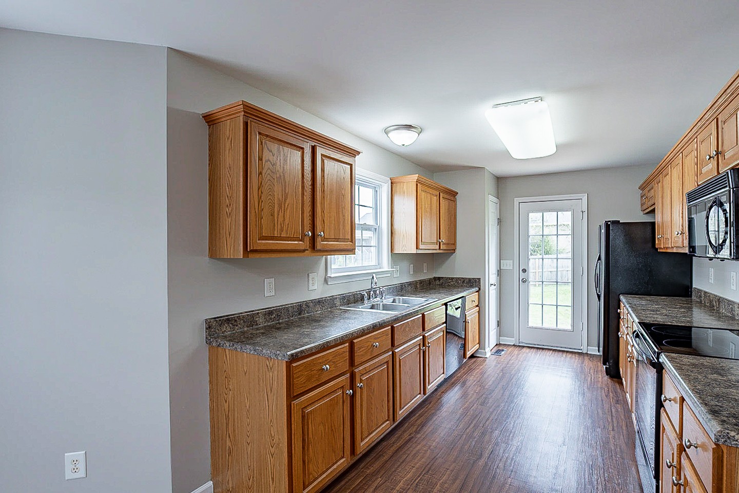 2015 Patrick Way Spring Hill, TN 37174 - Photo 7 of 24 Gallery Image 7
