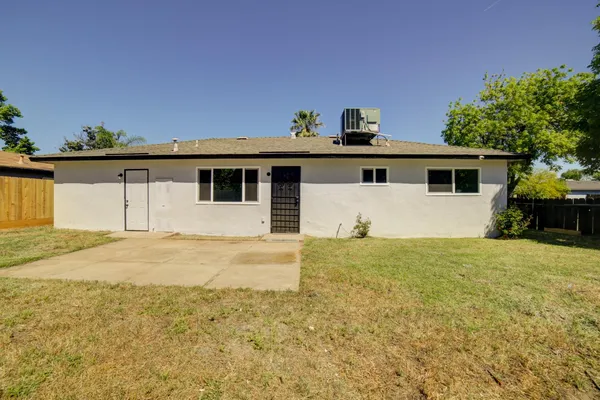 $315,000 | 3231 West Indianapolis Avenue, Fresno, CA 93722