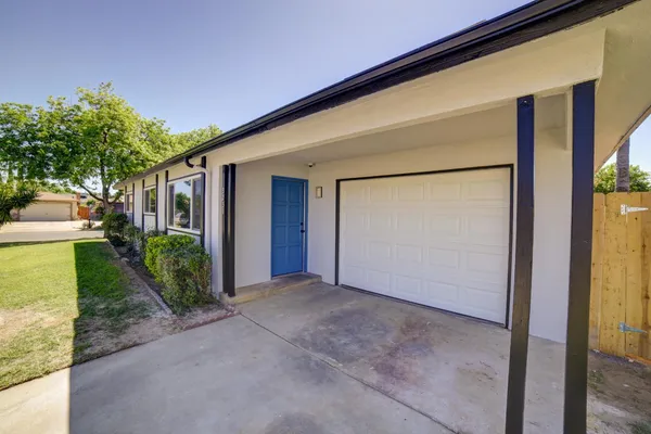 $315,000 | 3231 West Indianapolis Avenue, Fresno, CA 93722