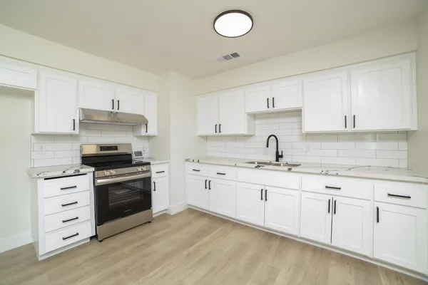 $315,000 | 3231 West Indianapolis Avenue, Fresno, CA 93722