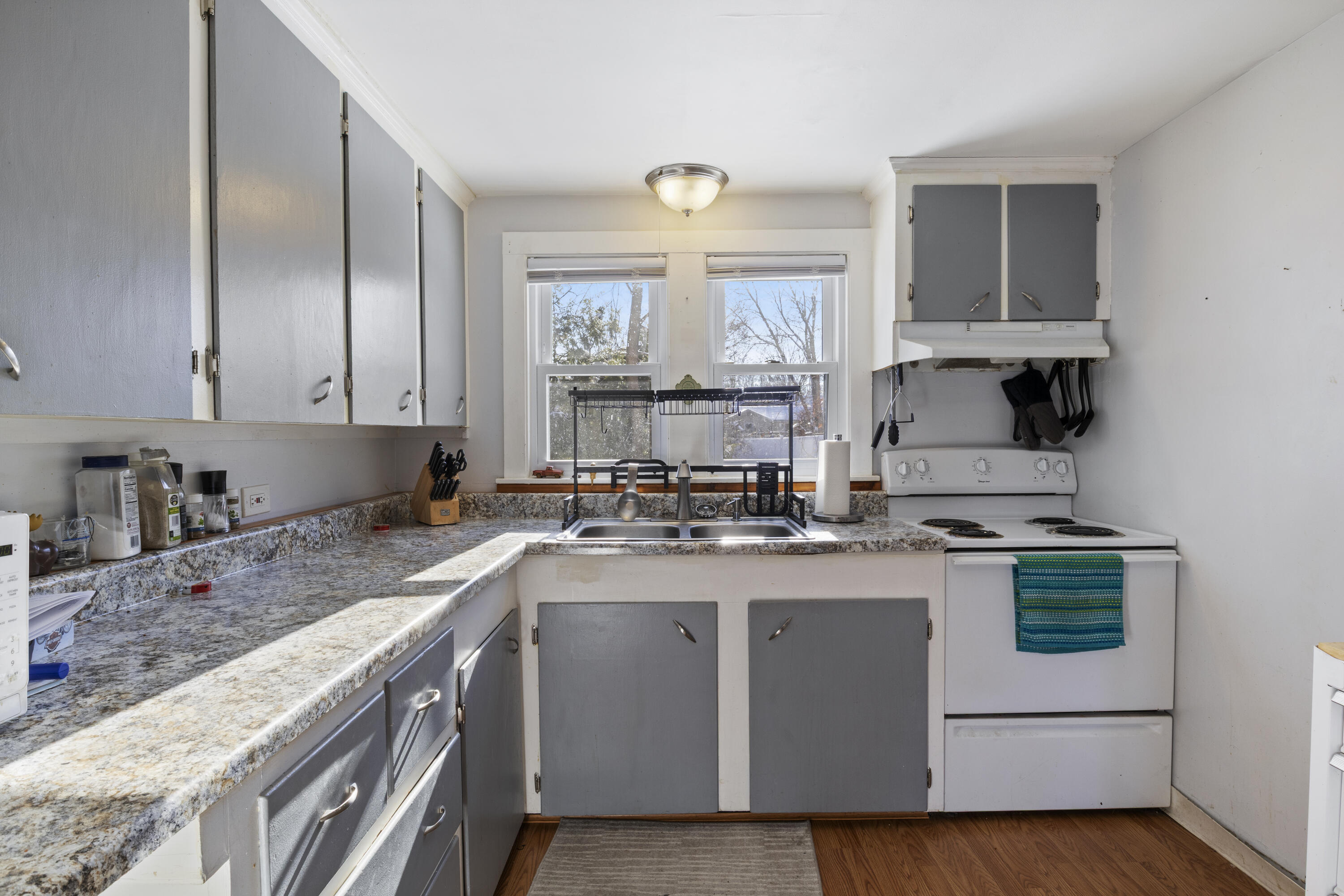 48 Longfellow Street Westbrook, ME 04092 - Photo 3 of 23 Kitchen