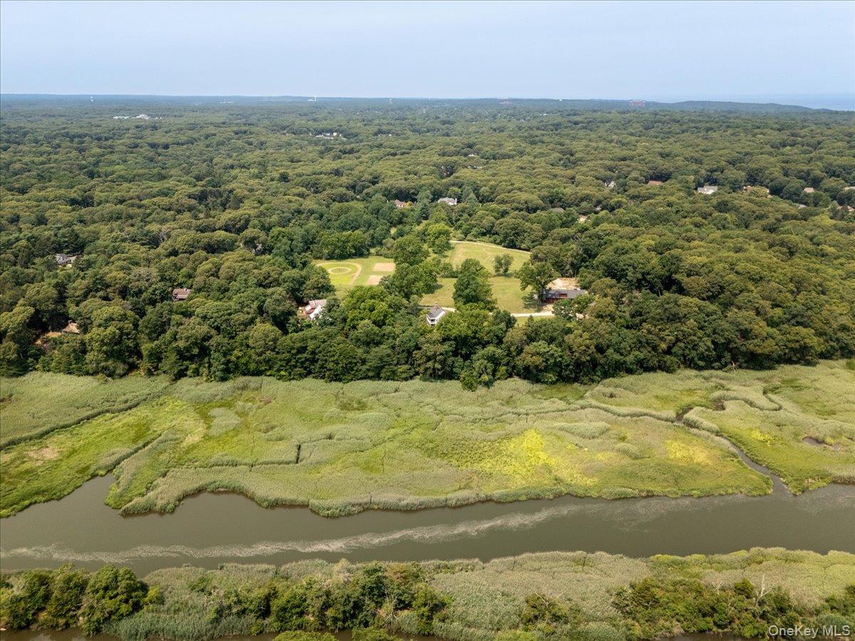 38 Landing Meadow Road Smithtown, NY 11787 - Photo 32 of 45 Gallery Image 32