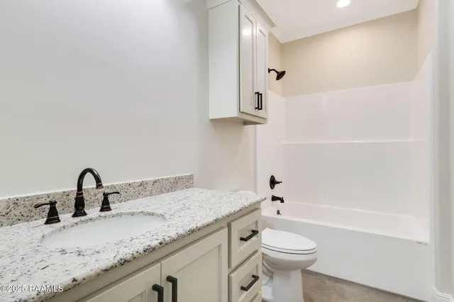 $235,000 | 1711 East B N Street, Rayne, LA 70578