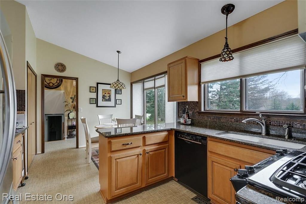 108 Shagbark Drive Rochester Hills, MI 48309 - Photo 14 of 30