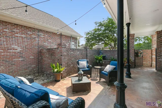 $332,500 | 23815 Monarch Point, Springfield, LA 70462