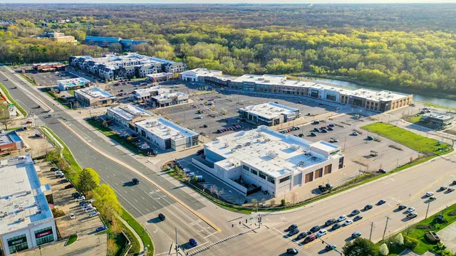 $409,990 | 575 Yosemite Way, Mundelein, IL 60060