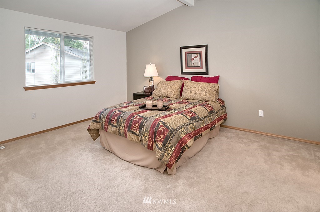 1020 186th Street Southeast Bothell, WA 98012 - Photo 7 of 15 Gallery Image 7