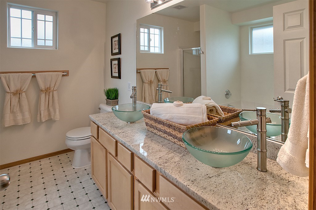 1020 186th Street Southeast Bothell, WA 98012 - Photo 8 of 15 Gallery Image 8