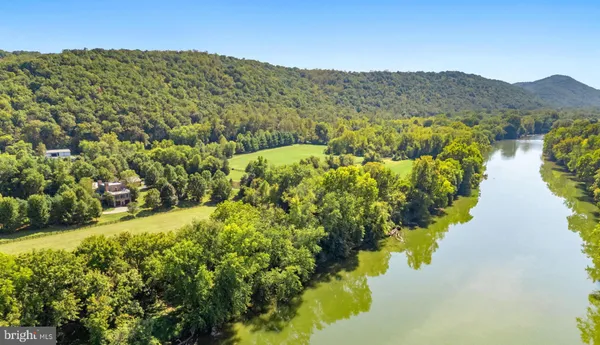 $3,500,000 | 9533 Howellsville Road, Boyce, VA 22620