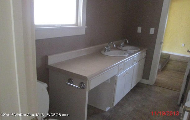 618 2nd Avenue Southwest Hamilton, AL 35570 - Photo 2 of 12 Gallery Image 2