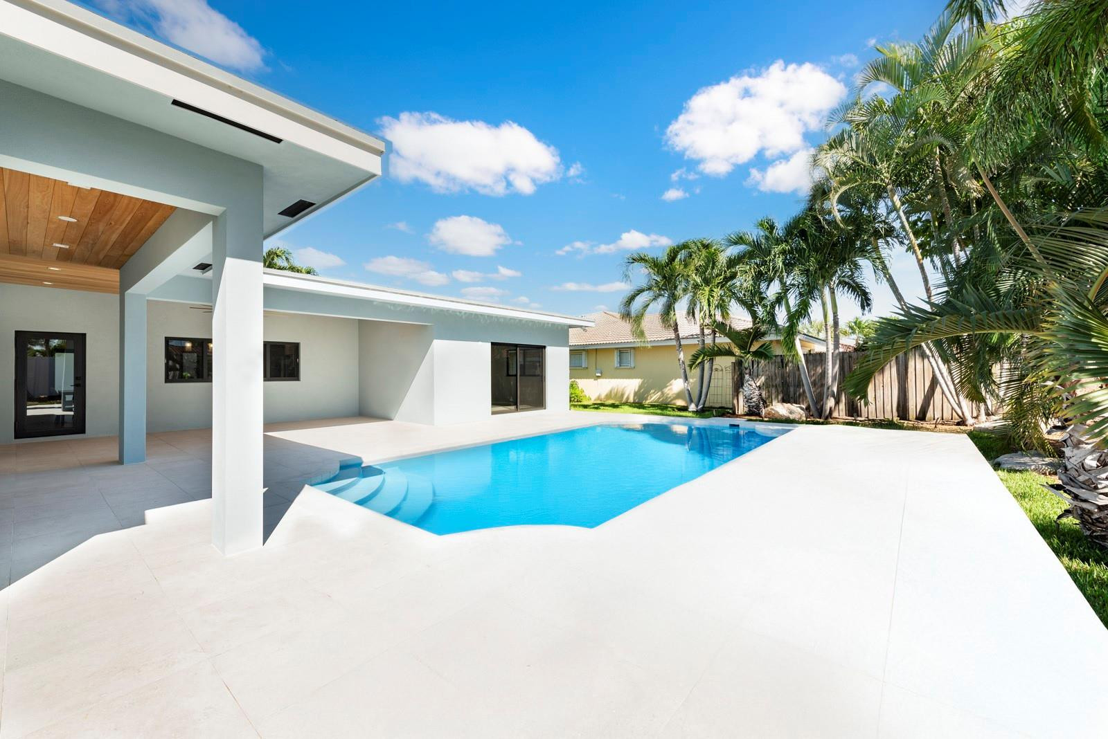 2440 Northeast 46th Street Lighthouse Point, FL 33064 - Photo 15 of 33 Photo 15