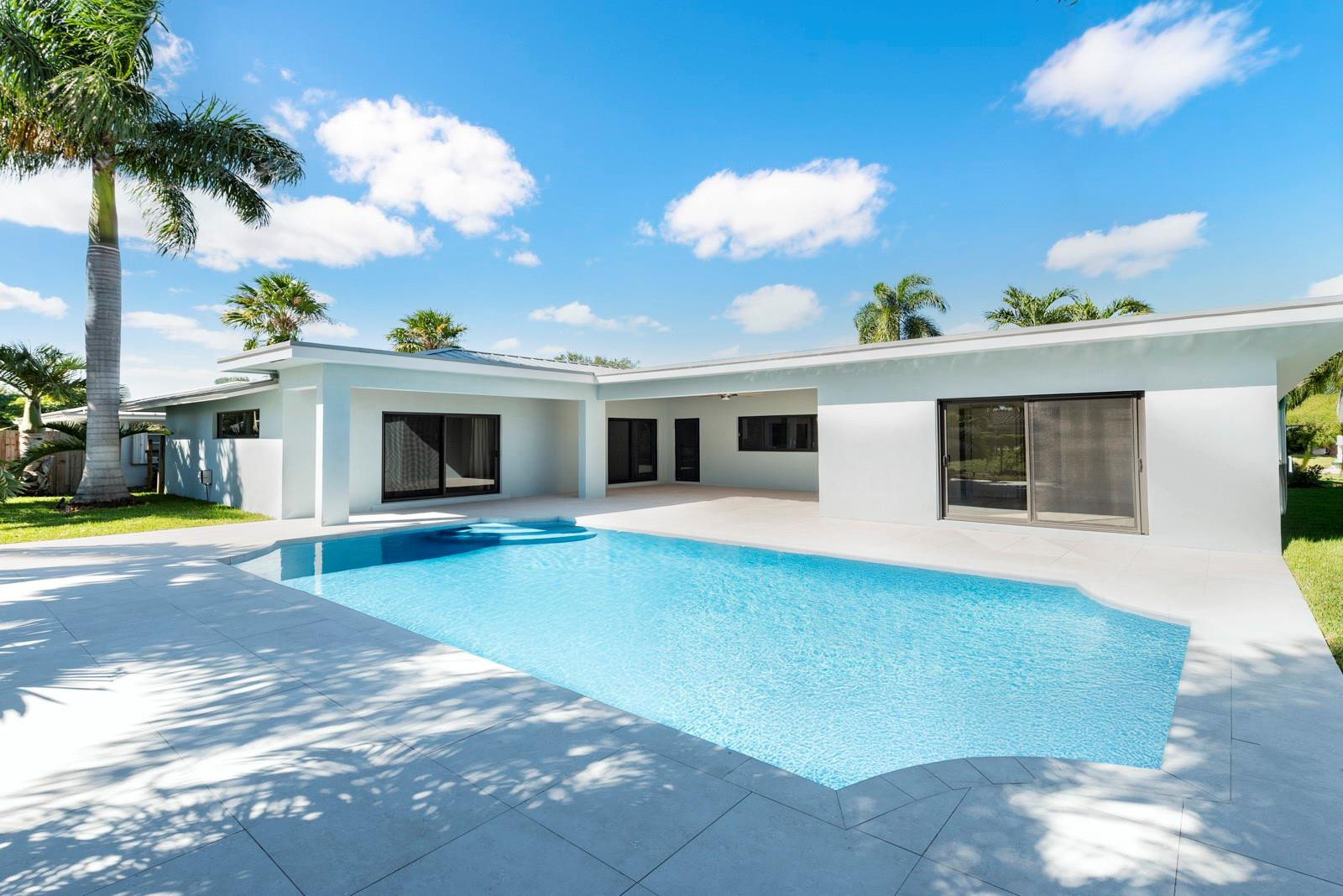 2440 Northeast 46th Street Lighthouse Point, FL 33064 - Photo 16 of 33 Photo 16