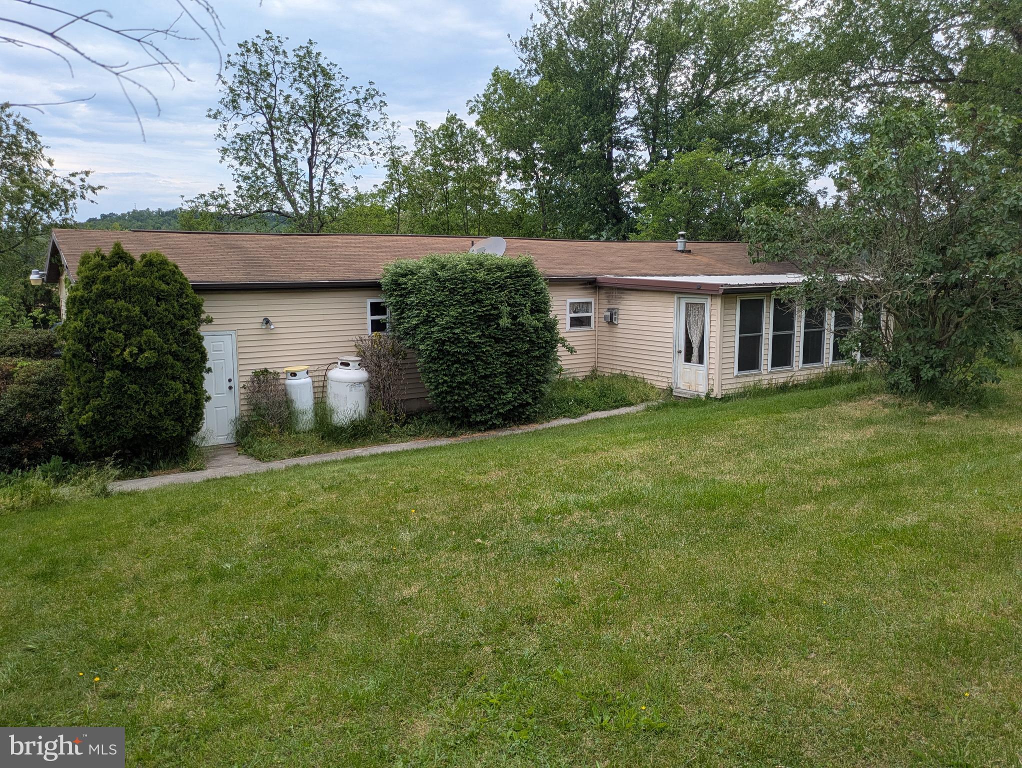 4 Kansas Road Landisburg, PA 17040 - Photo 3 of 34