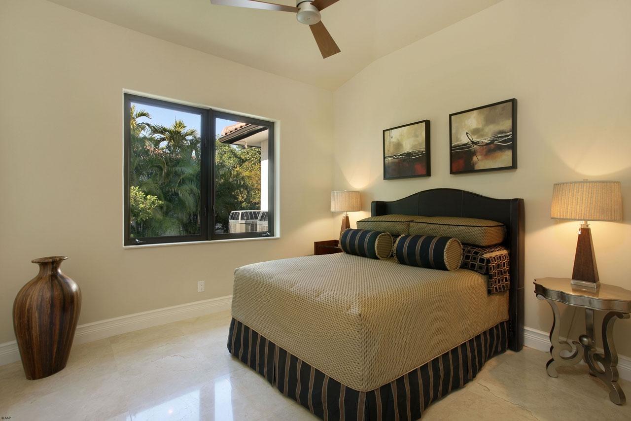 202 West Riverside Drive Jupiter, FL 33469 - Photo 22 of 39 Guest Bedroom 1