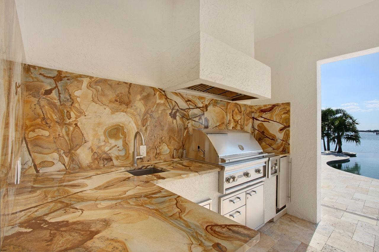 202 West Riverside Drive Jupiter, FL 33469 - Photo 30 of 39 Outdoor Built in Kitchen