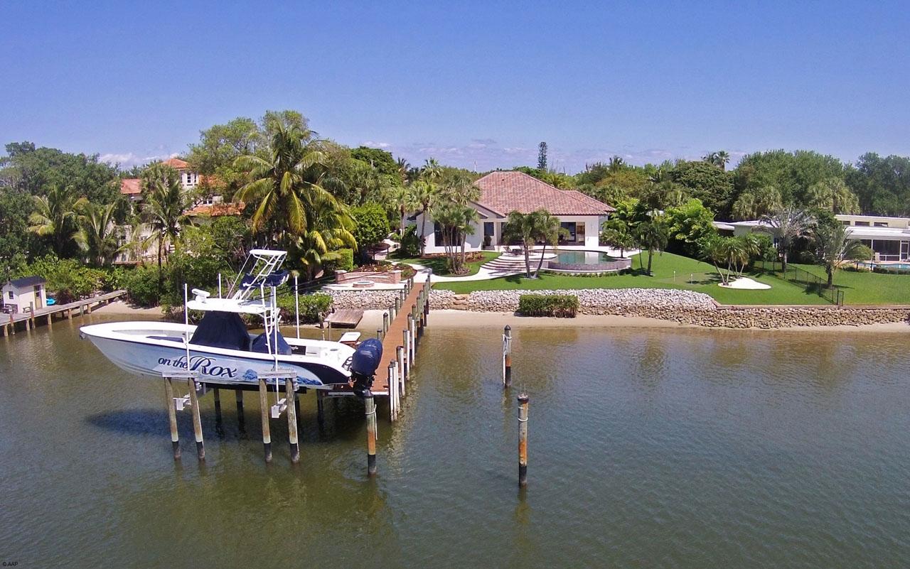 202 West Riverside Drive Jupiter, FL 33469 - Photo 6 of 39 Exterior Back View
