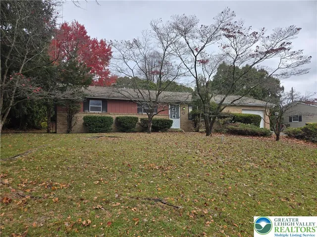 $385,000 | 3735 Highland Road, Schnecksville, PA 18078