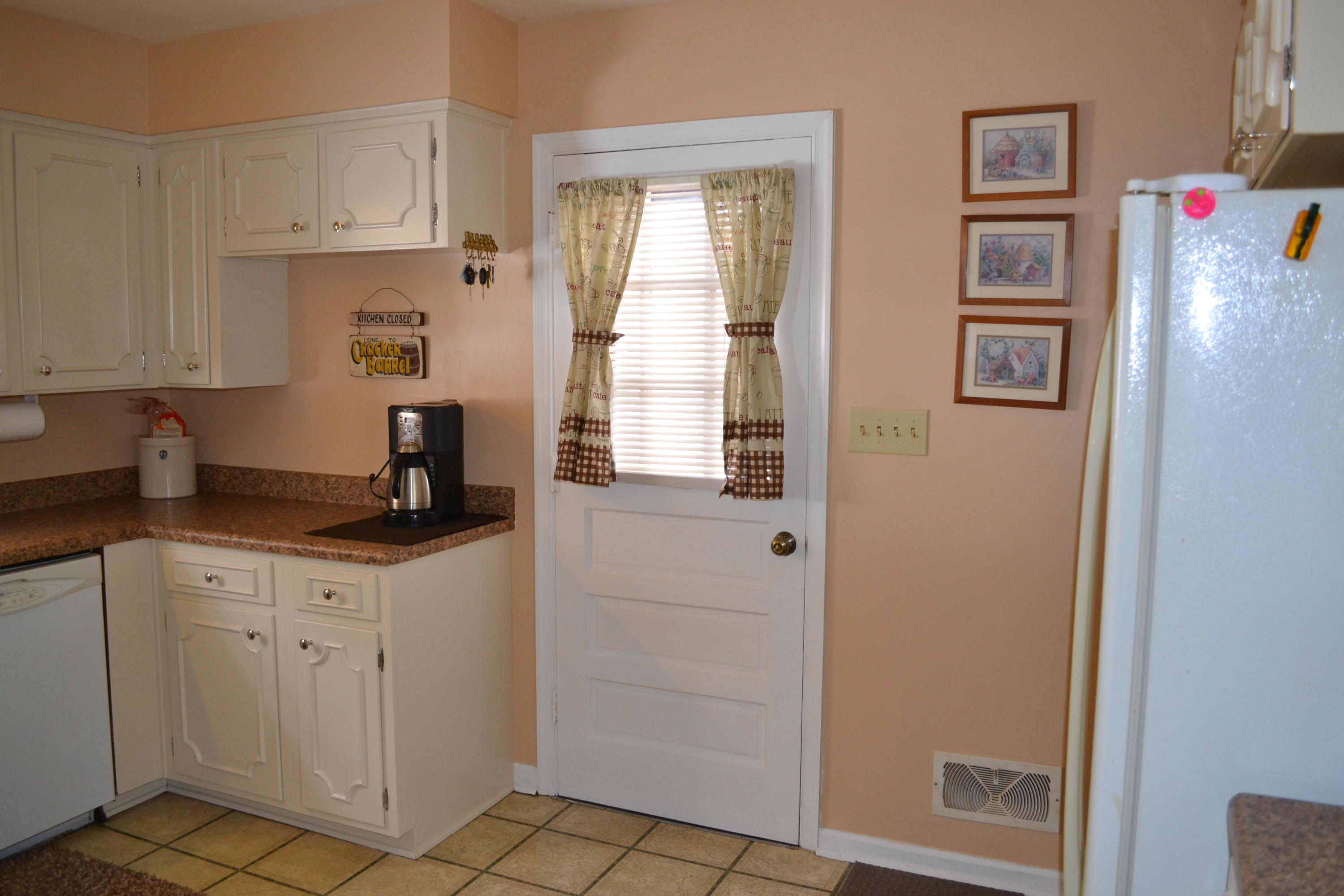 4939 Bower Road Roanoke, VA 24018 - Photo 15 of 40 Kitchen