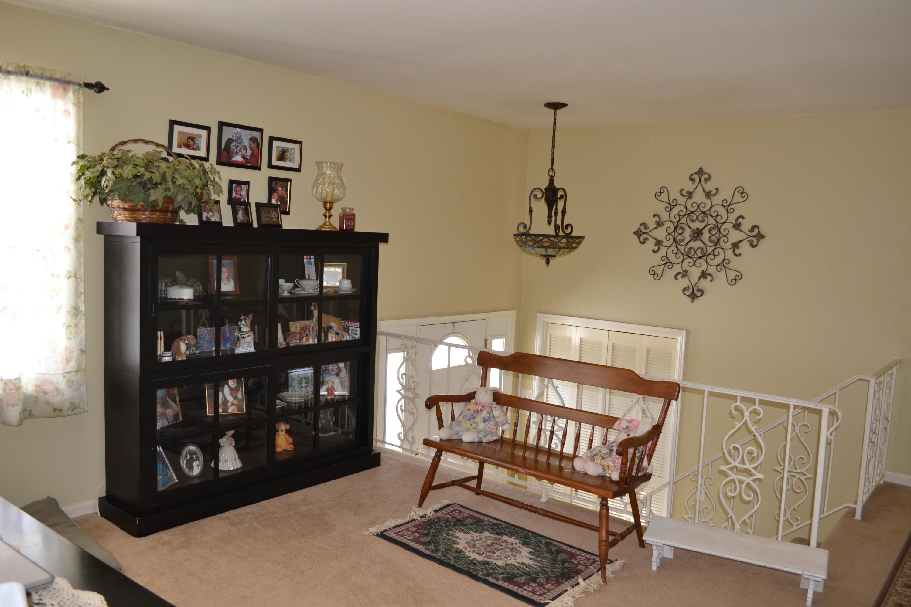 4939 Bower Road Roanoke, VA 24018 - Photo 17 of 40 Living Room