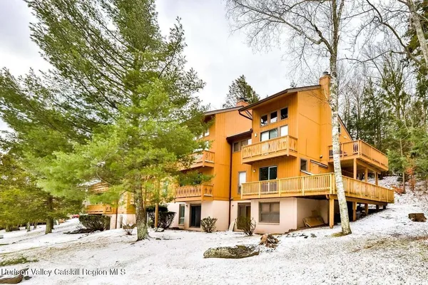 $1,700 | 76 Hunter Drive, Unit K4, Hunter, NY 12442
