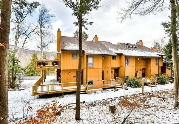 $1,700 | 76 Hunter Drive, Unit K4, Hunter, NY 12442