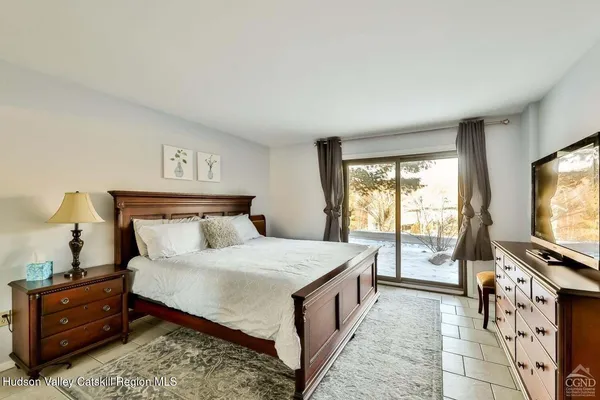 $1,700 | 76 Hunter Drive, Unit K4, Hunter, NY 12442