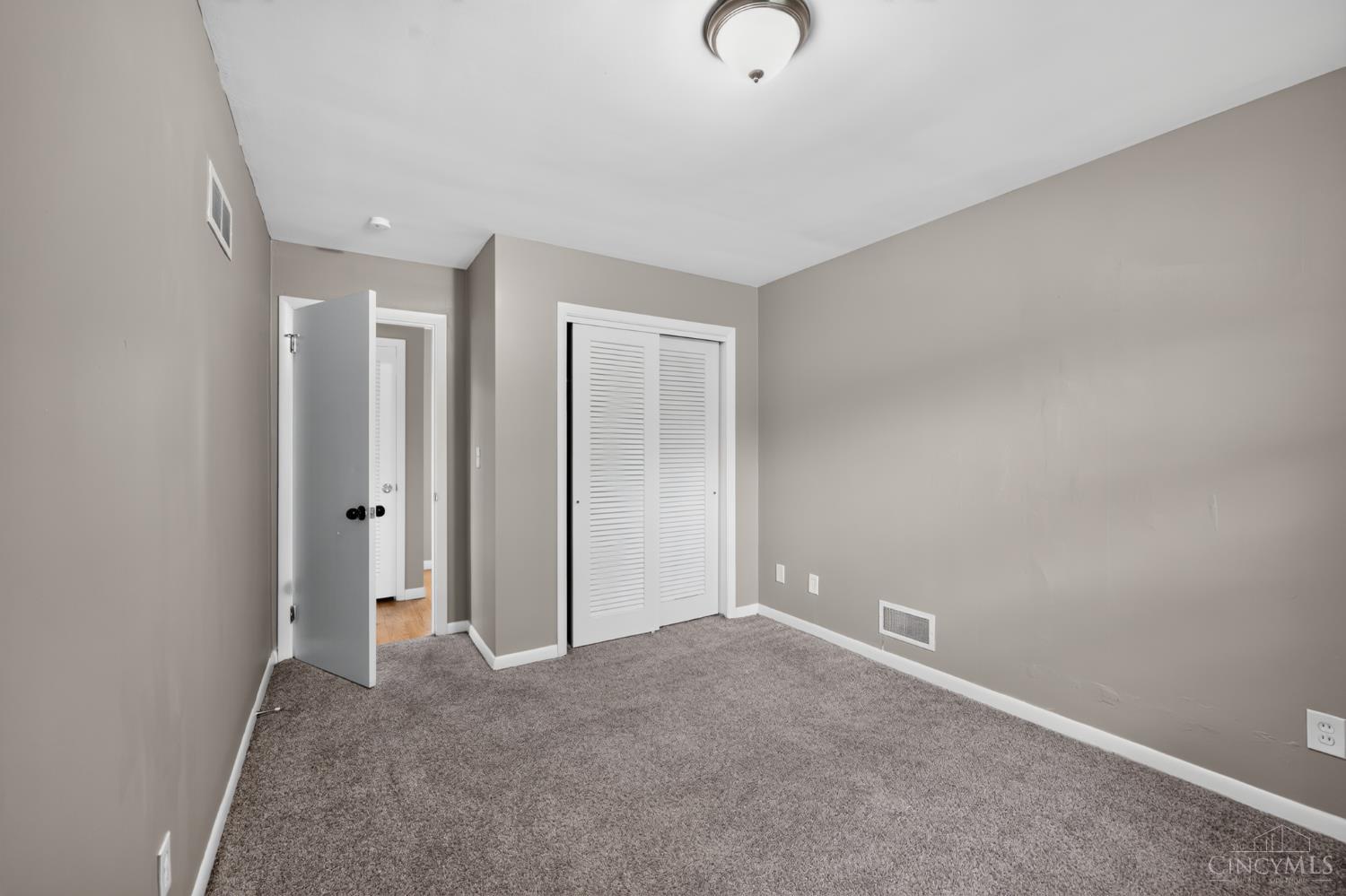 11410 Pippin Road Cincinnati, OH 45231 - Photo 22 of 33