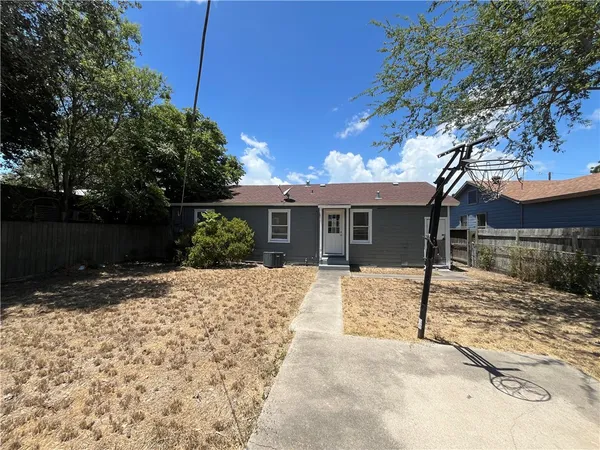 $1,300 | 4326 Cottage Street, Corpus Christi, TX 78415