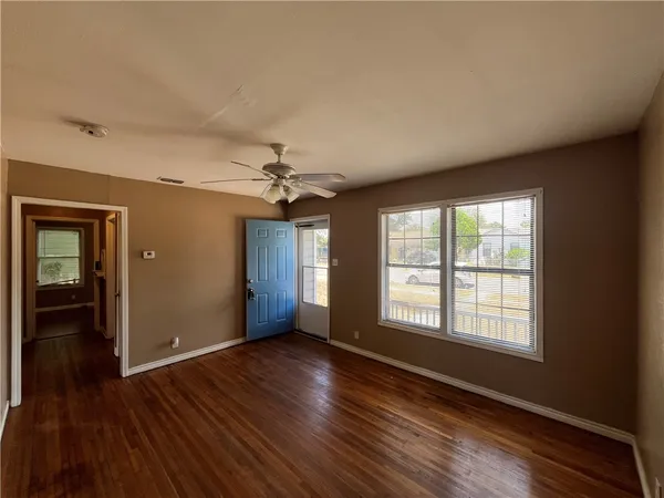 $1,300 | 4326 Cottage Street, Corpus Christi, TX 78415