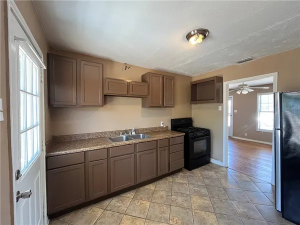 $1,300 | 4326 Cottage Street, Corpus Christi, TX 78415