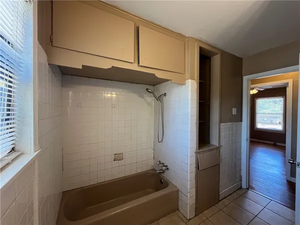 $1,300 | 4326 Cottage Street, Corpus Christi, TX 78415